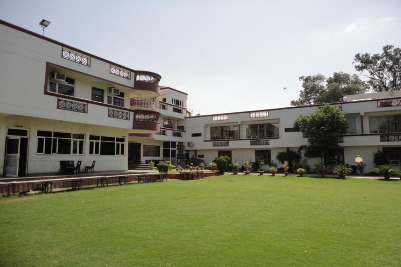 Resort Exotika Kota  Exterior photo